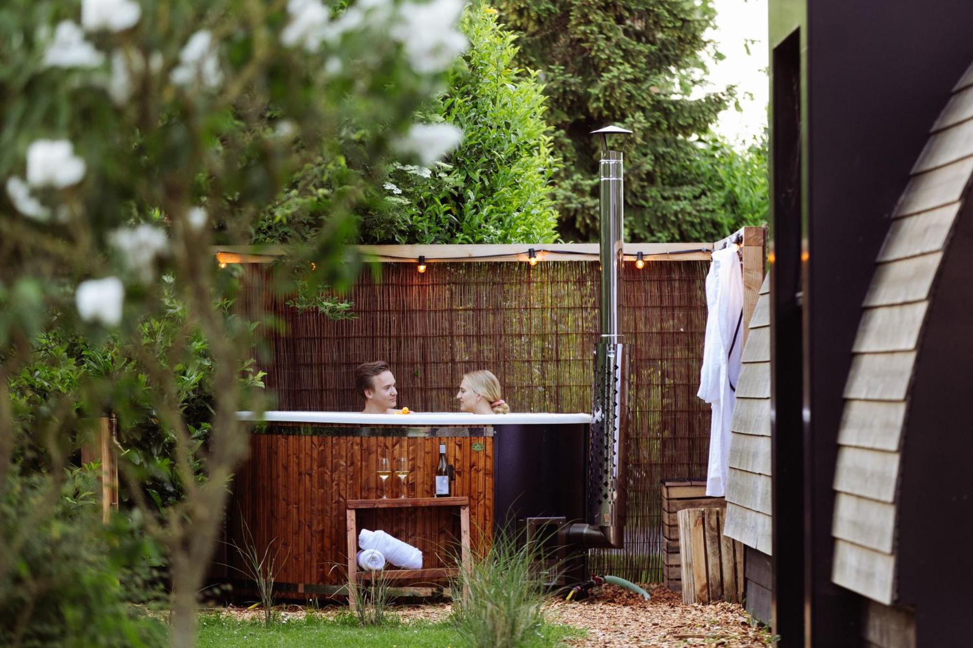 Pod Huisje Met Hottub Dokkum Ngoại thất bức ảnh